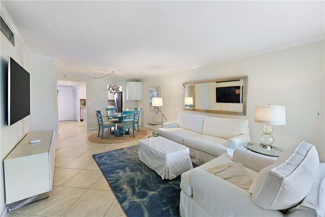 775 Jeffery Street 303, Boca Raton, FL 33487