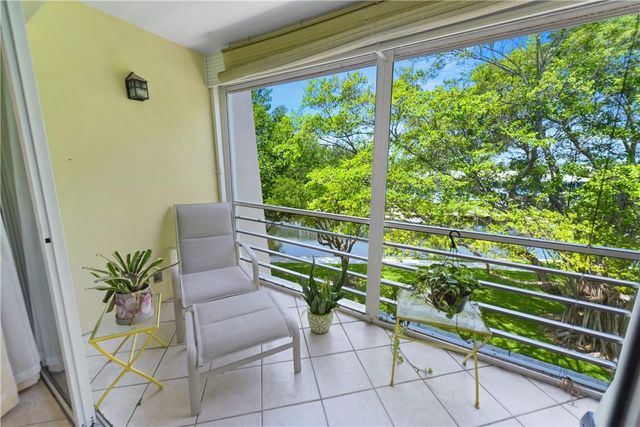 775 Jeffery Street 303, Boca Raton, FL 33487