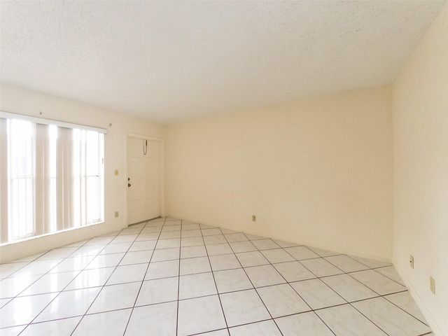 5870 NW 16th Place, Sunrise, FL 33313
