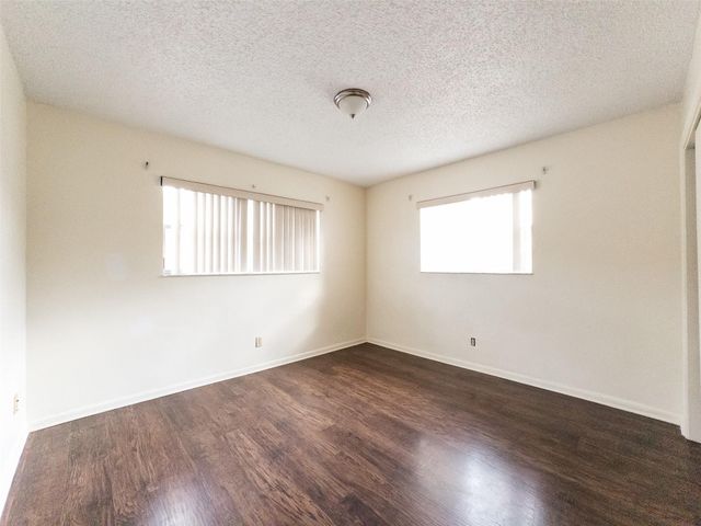 5870 NW 16th Place, Sunrise, FL 33313