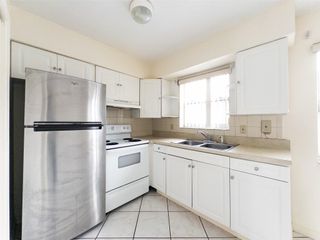 5870 NW 16th Place, Sunrise, FL 33313