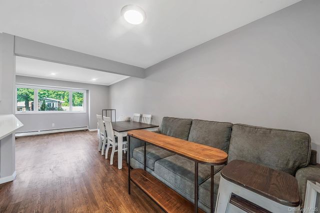 192 W 18th Street, Deer Park, NY 11729