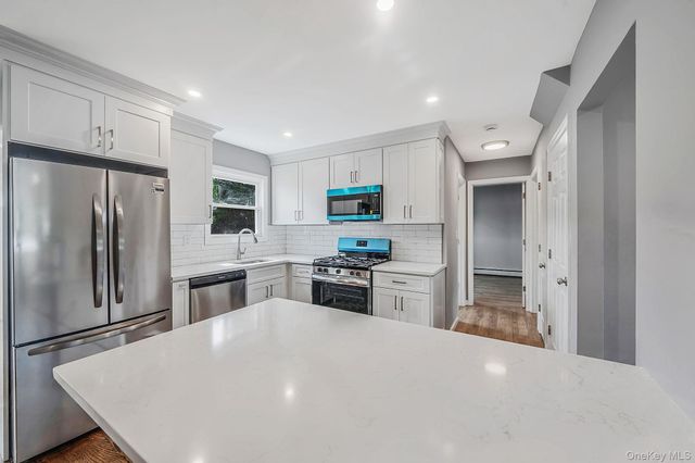 192 W 18th Street, Deer Park, NY 11729