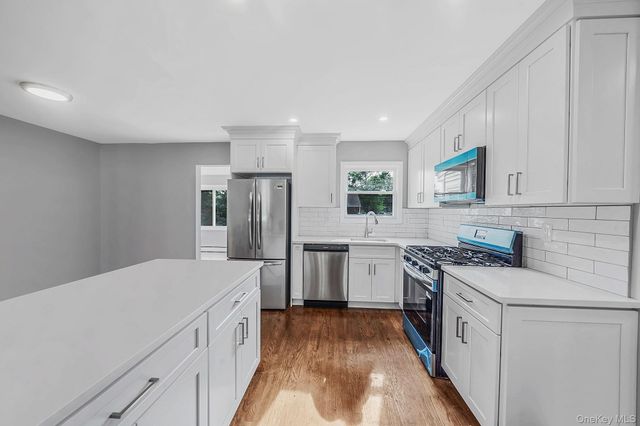 192 W 18th Street, Deer Park, NY 11729