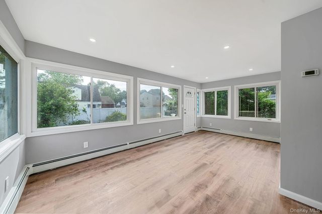 192 W 18th Street, Deer Park, NY 11729