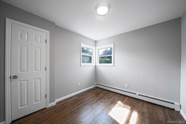 192 W 18th Street, Deer Park, NY 11729