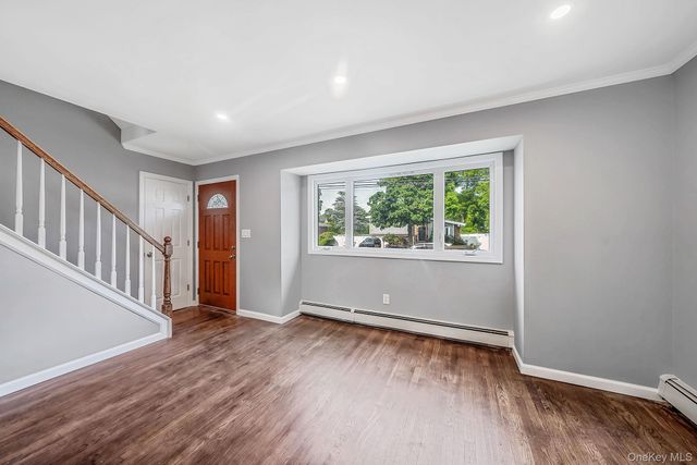 192 W 18th Street, Deer Park, NY 11729