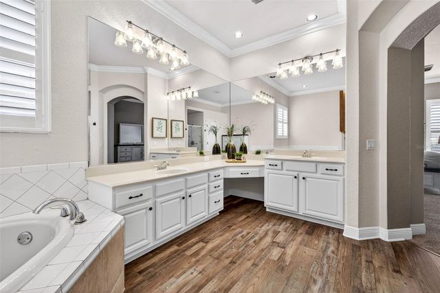 5905 CHERRY OAK DRIVE, Valrico, FL 33596