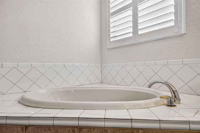 5905 CHERRY OAK DRIVE, Valrico, FL 33596