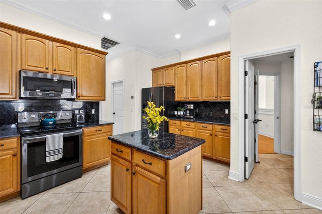 5905 CHERRY OAK DRIVE, Valrico, FL 33596