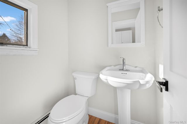 6 Penelope Lane, Huntington, NY 11743