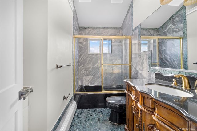 6 Penelope Lane, Huntington, NY 11743