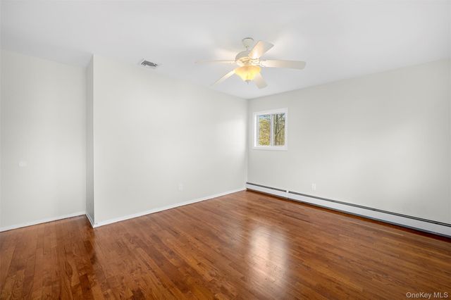 6 Penelope Lane, Huntington, NY 11743