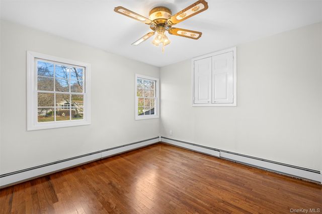 6 Penelope Lane, Huntington, NY 11743