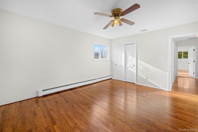 6 Penelope Lane, Huntington, NY 11743