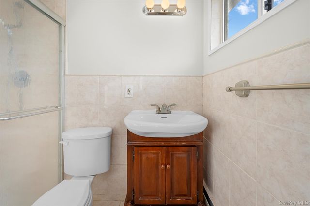 6 Penelope Lane, Huntington, NY 11743