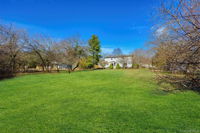 6 Penelope Lane, Huntington, NY 11743