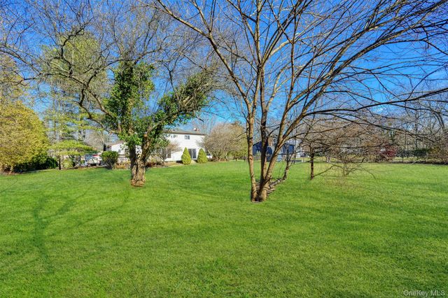 6 Penelope Lane, Huntington, NY 11743