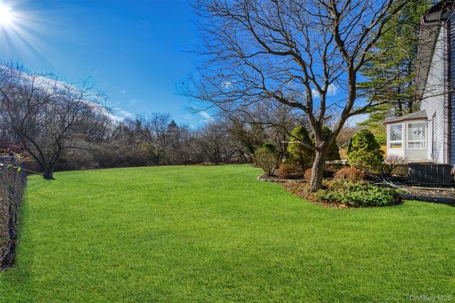 6 Penelope Lane, Huntington, NY 11743