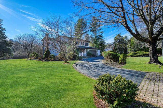 6 Penelope Lane, Huntington, NY 11743