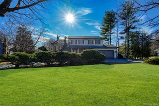 6 Penelope Lane, Huntington, NY 11743