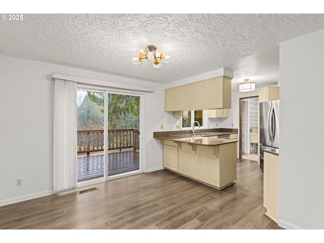 2669 Se ALDER St, Hillsboro, OR 97123