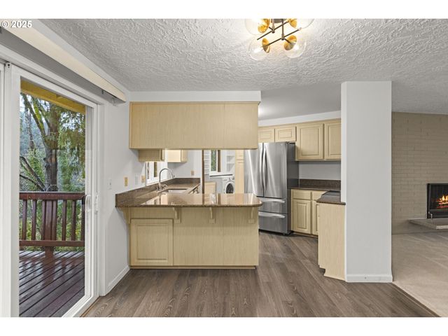 2669 Se ALDER St, Hillsboro, OR 97123