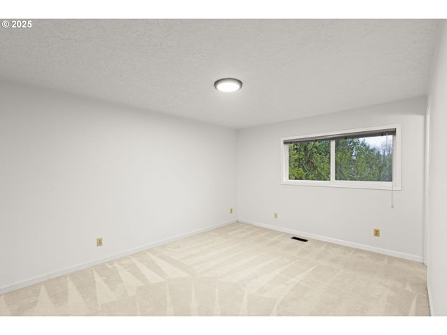 2669 Se ALDER St, Hillsboro, OR 97123