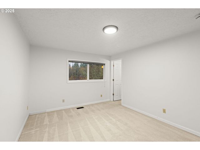 2669 Se ALDER St, Hillsboro, OR 97123