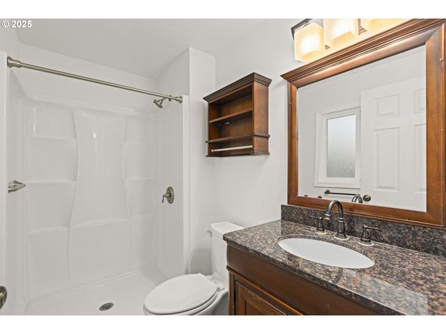 2669 Se ALDER St, Hillsboro, OR 97123