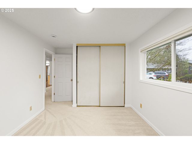 2669 Se ALDER St, Hillsboro, OR 97123