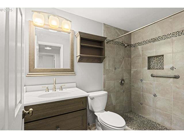 2669 Se ALDER St, Hillsboro, OR 97123