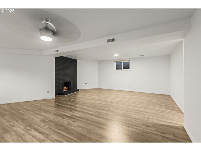 2669 Se ALDER St, Hillsboro, OR 97123