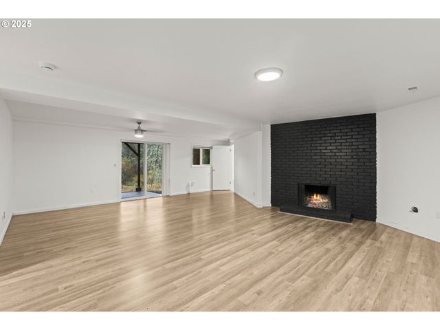 2669 Se ALDER St, Hillsboro, OR 97123