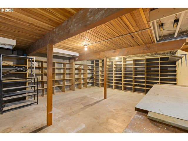 2669 Se ALDER St, Hillsboro, OR 97123