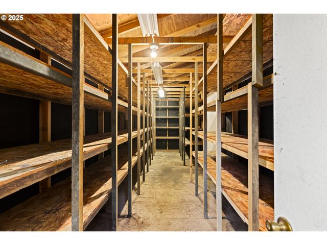 2669 Se ALDER St, Hillsboro, OR 97123