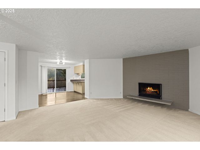 2669 Se ALDER St, Hillsboro, OR 97123