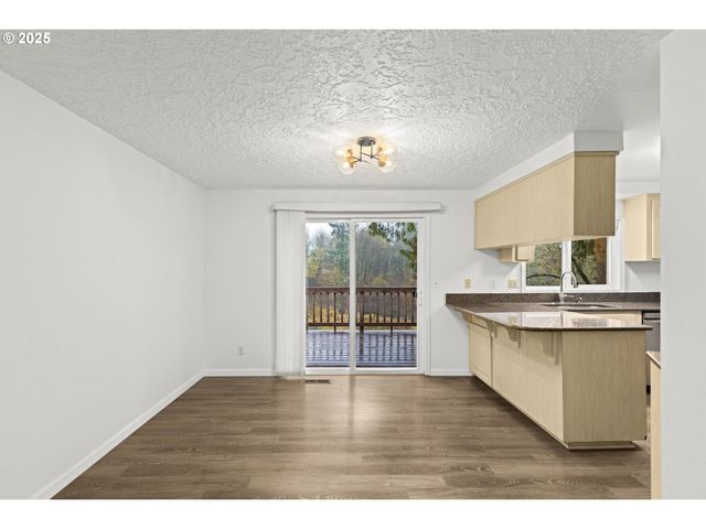 2669 Se ALDER St, Hillsboro, OR 97123