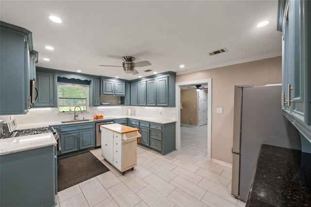 13257 Forest Trail, Conroe, TX 77306