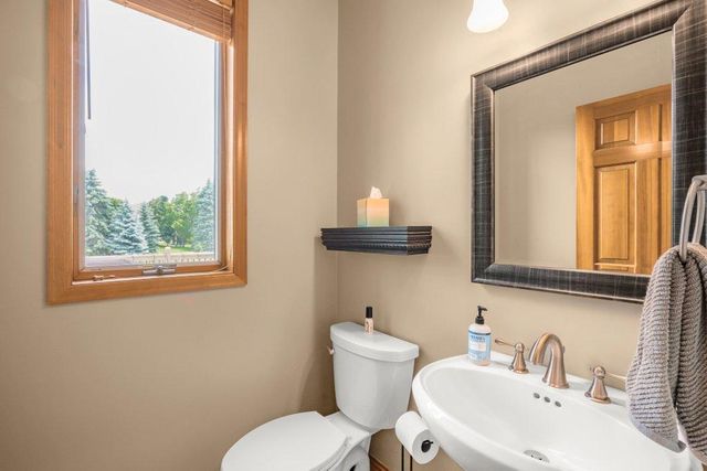 10451 White Tail Crossing, Eden Prairie, MN 55347