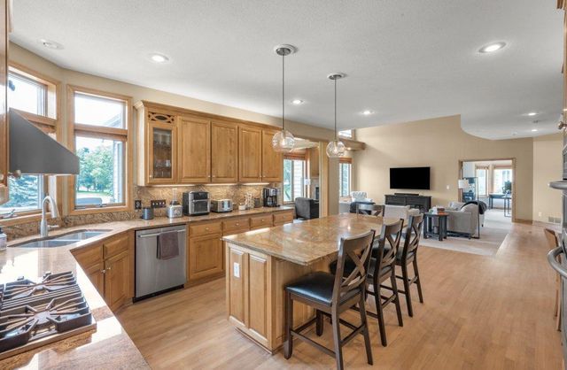 10451 White Tail Crossing, Eden Prairie, MN 55347
