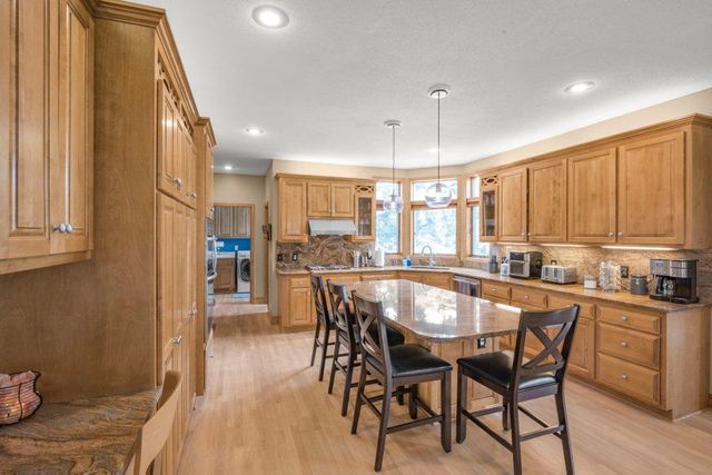 10451 White Tail Crossing, Eden Prairie, MN 55347