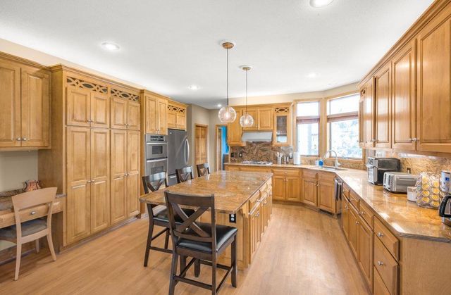 10451 White Tail Crossing, Eden Prairie, MN 55347