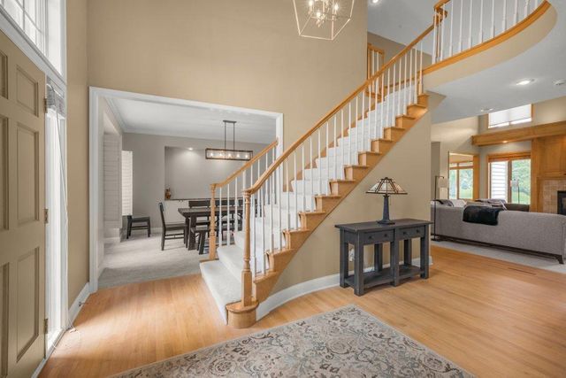 10451 White Tail Crossing, Eden Prairie, MN 55347