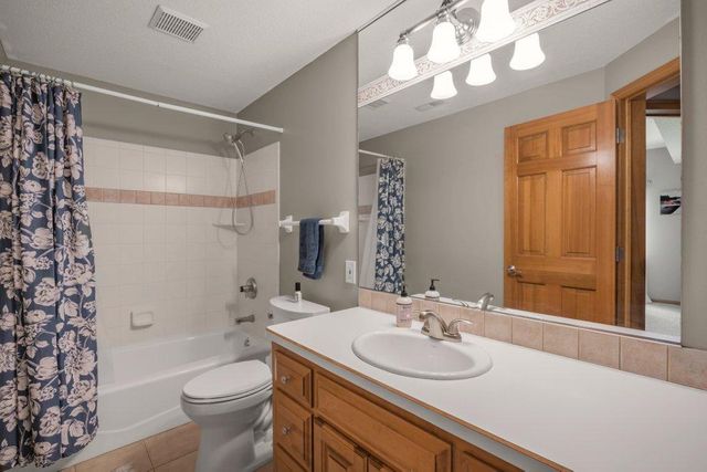 10451 White Tail Crossing, Eden Prairie, MN 55347