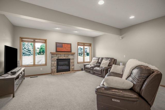 10451 White Tail Crossing, Eden Prairie, MN 55347