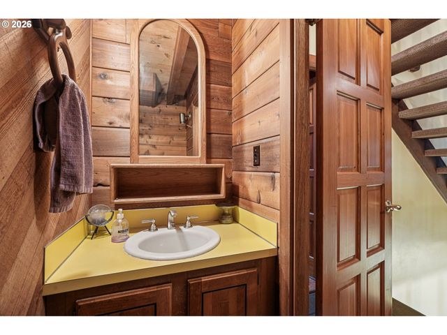 3523 Sw 13TH Ave, Portland, OR 97239