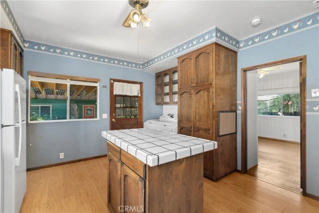 3892 Oakwood Place, Riverside, CA 92506