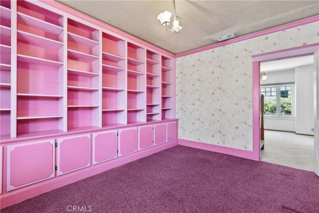 3892 Oakwood Place, Riverside, CA 92506