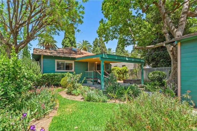 3892 Oakwood Place, Riverside, CA 92506
